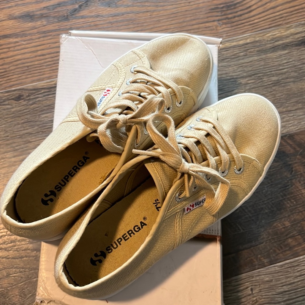 Superga chunky sneaker in beige